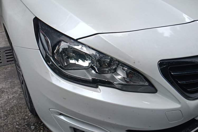 Used Peugeot 408 2016 1.6T Automatic Luxury Edition Right Front Headlight