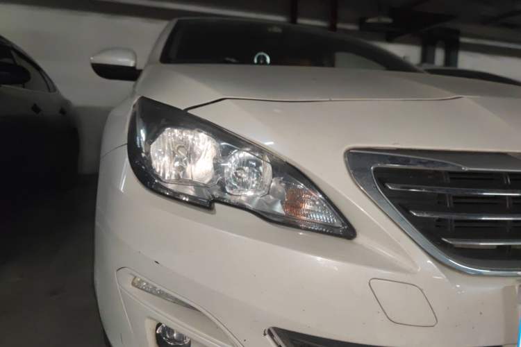 Used Peugeot 408 2016 1.6T Automatic Luxury Edition Right Front Headlight