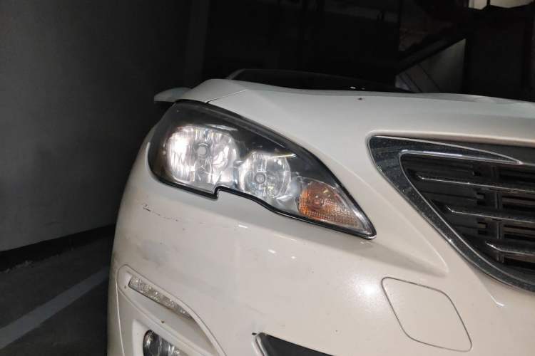 Used Peugeot 408 2016 1.6T Automatic Luxury Edition Right Front Headlight