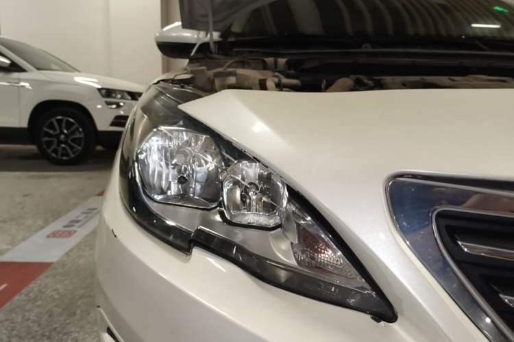 Used Peugeot 408 2016 1.6T Automatic Luxury Edition Right Front Headlight