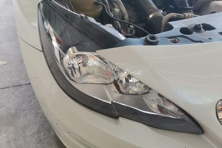Used Peugeot 408 2016 1.6T Automatic Luxury Edition Right Front Headlight