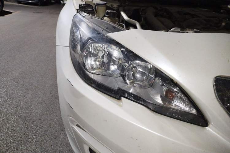 Used Peugeot 408 2016 1.6T Automatic Luxury Edition Right Front Headlight