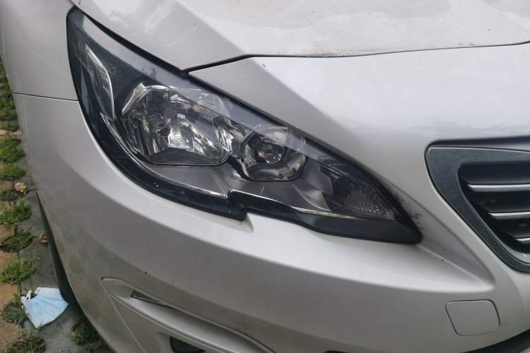 Used Peugeot 408 2016 1.6T Automatic Luxury Edition Right Front Headlight