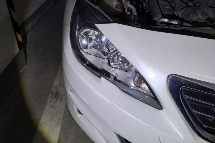 Used Peugeot 408 2016 1.6T Automatic Luxury Edition Right Front Headlight