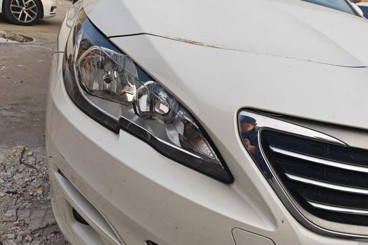 Used Peugeot 408 2016 1.6T Automatic Luxury Edition Right Front Headlight