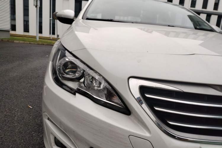 Used Peugeot 408 2016 1.6T Automatic Luxury Edition Right Front Headlight