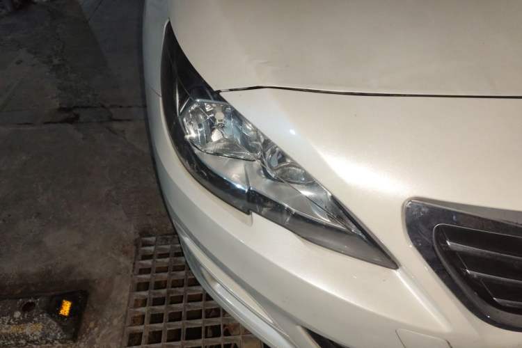 Used Peugeot 408 2016 1.6T Automatic Luxury Edition Right Front Headlight