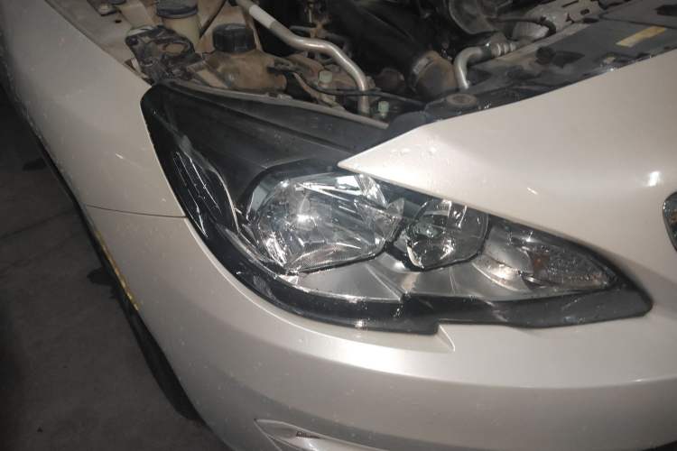 Used Peugeot 408 2016 1.6T Automatic Luxury Edition Right Front Headlight