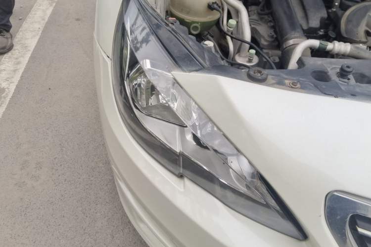 Used Peugeot 408 2016 1.6T Automatic Luxury Edition Right Front Headlight
