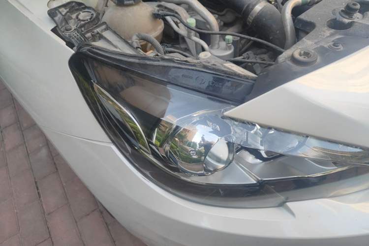 Used Peugeot 408 2016 1.6T Automatic Luxury Edition Right Front Headlight
