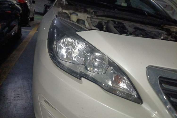 Used Peugeot 408 2016 1.6T Automatic Luxury Edition Right Front Headlight