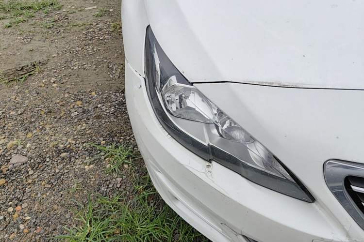 Used Peugeot 408 2016 1.6T Automatic Luxury Edition Right Front Headlight