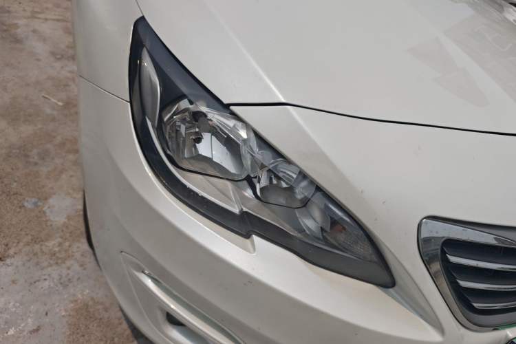 Used Peugeot 408 2016 1.6T Automatic Luxury Edition Right Front Headlight