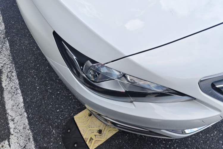 Used Peugeot 408 2016 1.2T Manual Luxury Model Right Front Headlight