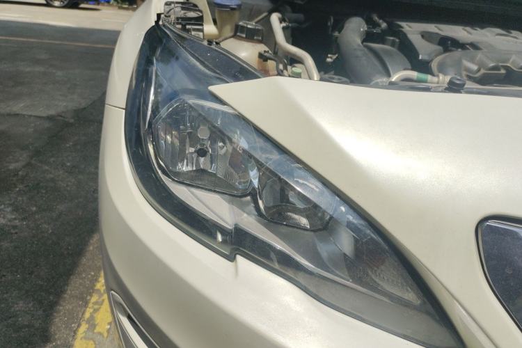 Used Peugeot 408 2016 1.6T Automatic Luxury Edition Right Front Headlight