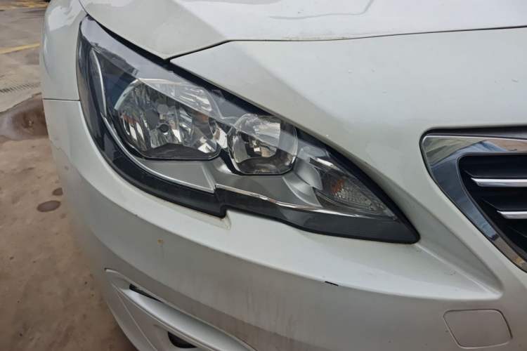 Used Peugeot 408 2016 1.6T Automatic Luxury Edition Right Front Headlight