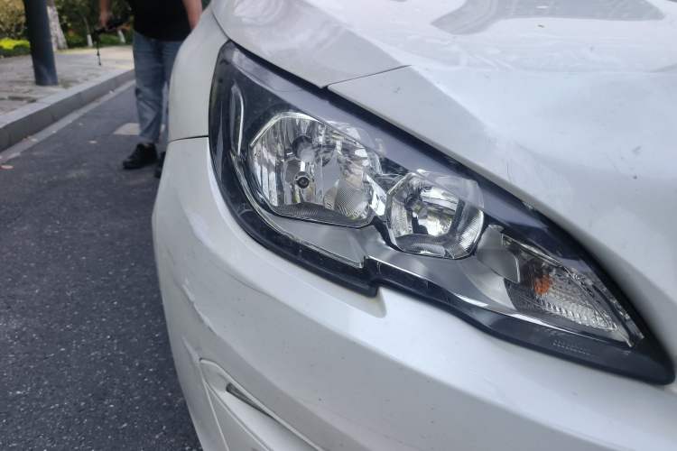 Used Peugeot 408 2016 1.6T Automatic Luxury Edition Right Front Headlight