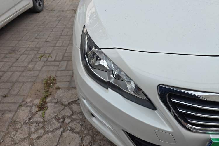 Used Peugeot 408 2016 1.6T Automatic Luxury Edition Right Front Headlight