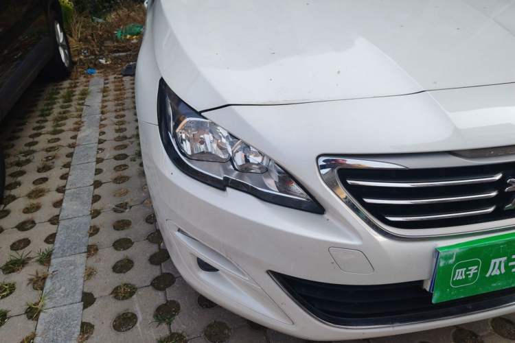 Used Peugeot 408 2016 1.6T Automatic Luxury Edition Right Front Headlight