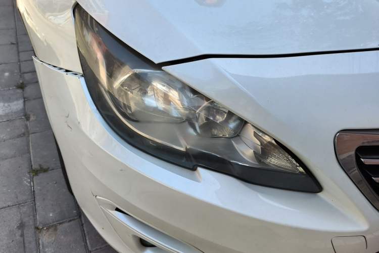 Used Peugeot 408 2016 1.6T Automatic Luxury Edition Right Front Headlight