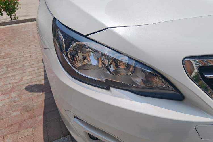 Used Peugeot 408 2016 1.6T Automatic Luxury Edition Right Front Headlight