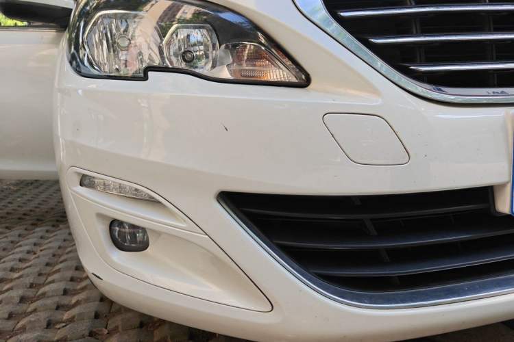 Used Peugeot 408 2016 1.6T Automatic Luxury Edition Right Front Headlight