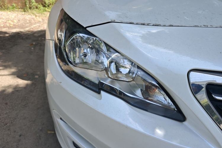 Used Peugeot 408 2016 1.6T Automatic Luxury Edition Right Front Headlight
