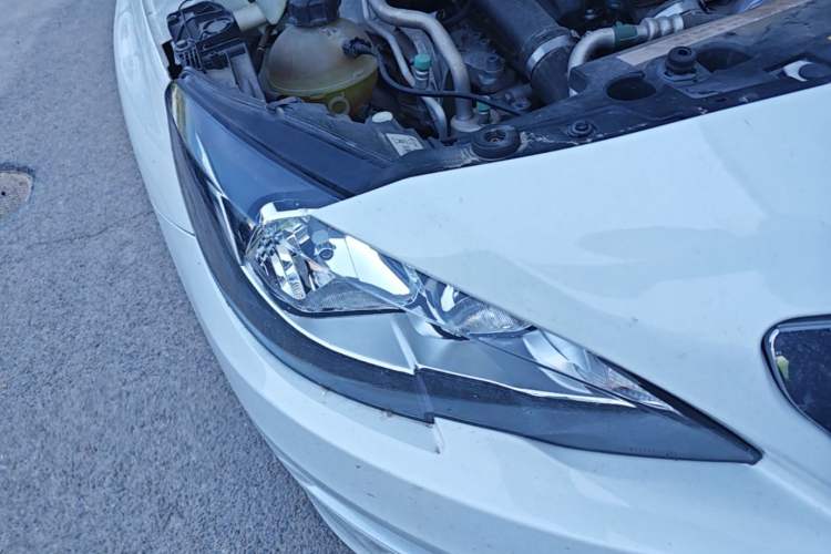 Used Peugeot 408 2016 1.6T Automatic Luxury Edition Right Front Headlight