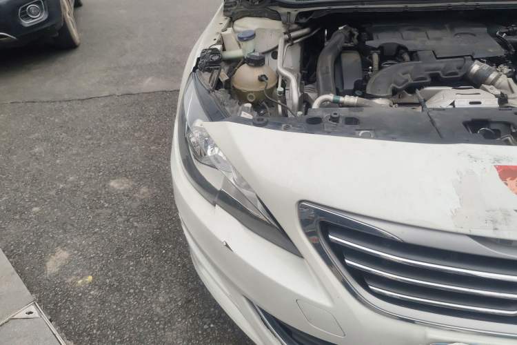 Used Peugeot 408 2016 1.6T Automatic Luxury Edition Right Front Headlight
