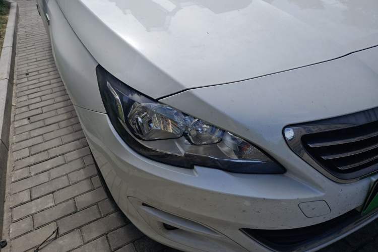 Used Peugeot 408 2016 1.6T Automatic Luxury Edition Right Front Headlight
