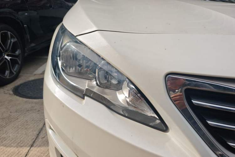 Used Peugeot 408 2016 1.6T Automatic Luxury Edition Right Front Headlight