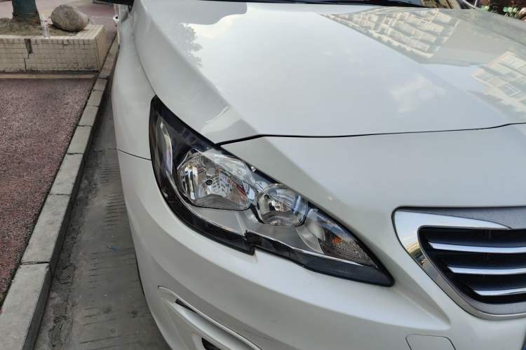 Used Peugeot 408 2016 1.6T Automatic Luxury Edition Right Front Headlight