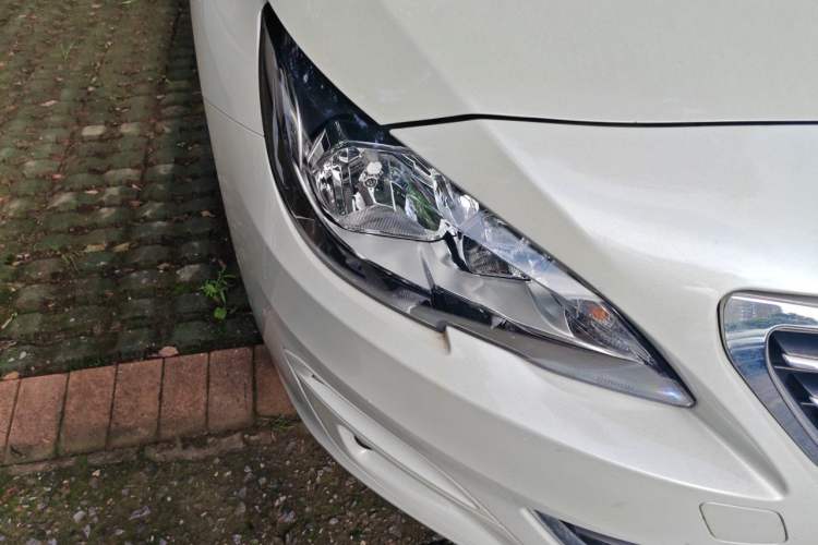 Used Peugeot 408 2016 1.6T Automatic Luxury Edition Right Front Headlight