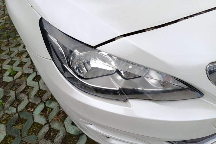Used Peugeot 408 2016 1.6T Automatic Luxury Edition Right Front Headlight