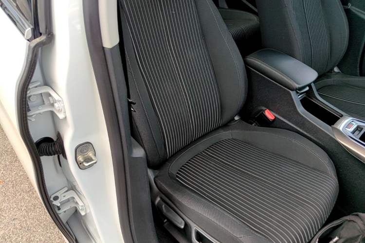 Used Peugeot 408 2016 1.6T Automatic Luxury Edition Right Front Seat