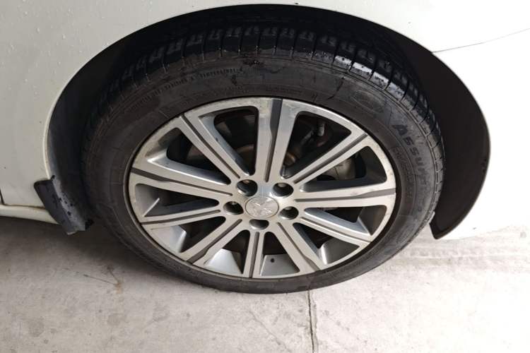 Used Peugeot 408 2016 1.6T Automatic Luxury Edition Right Front Wheel Hub