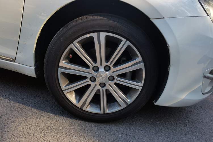 Used Peugeot 408 2016 1.6T Automatic Luxury Edition Right Front Wheel Hub