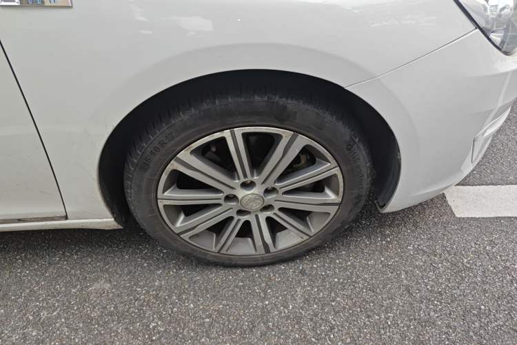 Used Peugeot 408 2016 1.6T Automatic Luxury Edition Right Front Wheel Hub