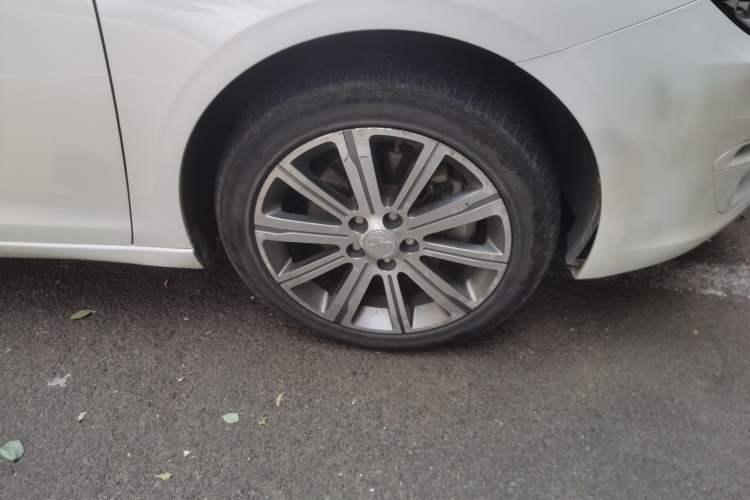 Used Peugeot 408 2016 1.6T Automatic Luxury Edition Right Front Wheel Hub