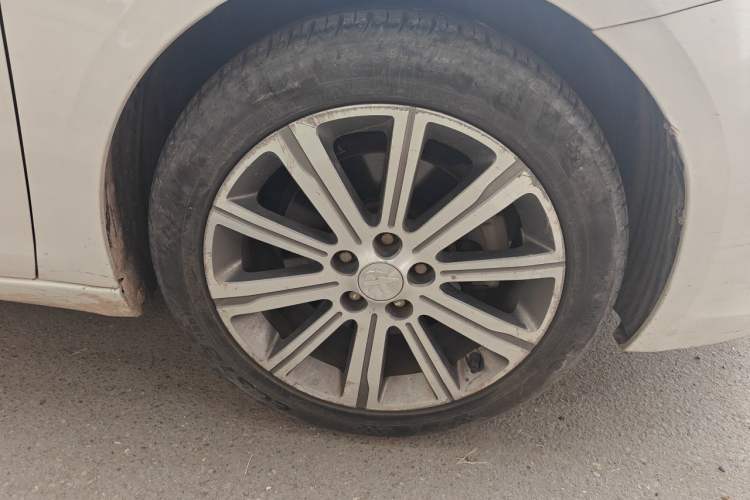 Used Peugeot 408 2016 1.6T Automatic Luxury Edition Right Front Wheel Hub