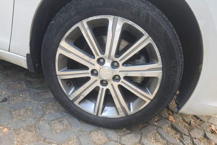 Used Peugeot 408 2016 1.6T Automatic Luxury Edition Right Front Wheel Hub