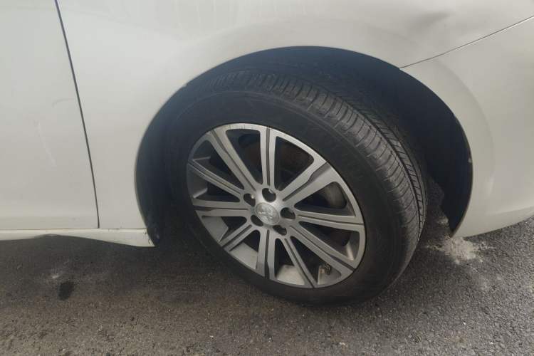 Used Peugeot 408 2016 1.6T Automatic Luxury Edition Right Front Wheel Hub