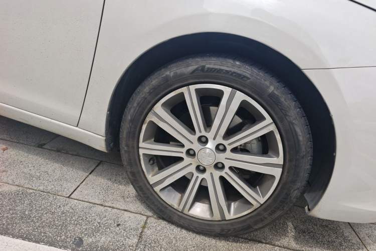 Used Peugeot 408 2016 1.6T Automatic Luxury Edition Right Front Wheel Hub