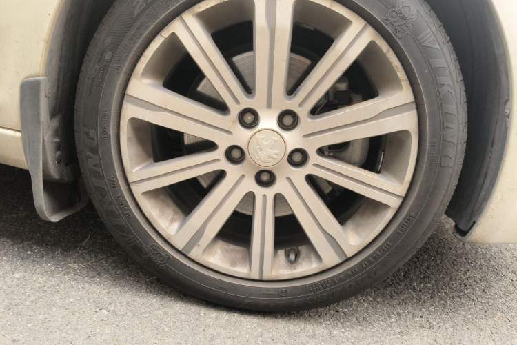 Used Peugeot 408 2016 1.6T Automatic Luxury Edition Right Front Wheel Hub