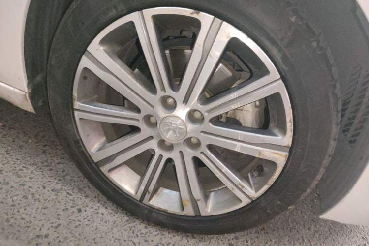 Used Peugeot 408 2016 1.6T Automatic Luxury Edition Right Front Wheel Hub