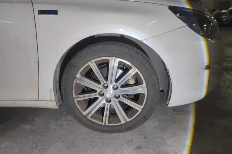 Used Peugeot 408 2016 1.6T Automatic Luxury Edition Right Front Wheel Hub