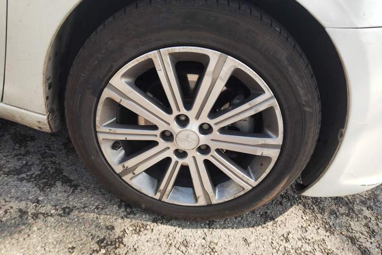Used Peugeot 408 2016 1.6T Automatic Luxury Edition Right Front Wheel Hub