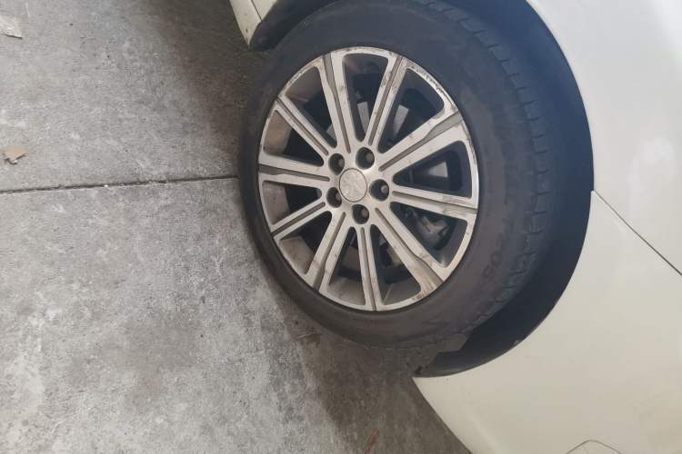 Used Peugeot 408 2016 1.6T Automatic Luxury Edition Right Front Wheel Hub