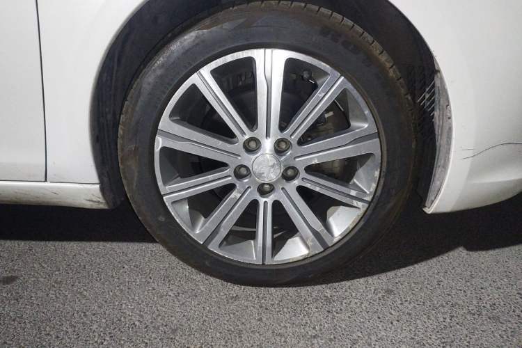 Used Peugeot 408 2016 1.6T Automatic Luxury Edition Right Front Wheel Hub