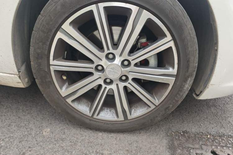 Used Peugeot 408 2016 1.6T Automatic Luxury Edition Right Front Wheel Hub